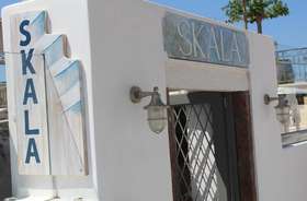 Skala Restaurant: A Taste of Tradition and Elegance in Oia, Santorini