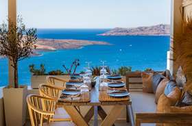 Idol Restaurant Santorini: A Culinary Experience With a View