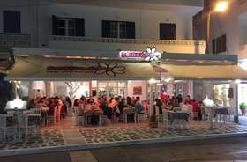 Scirocco Restaurant: A Family-Run Gem in Naxos