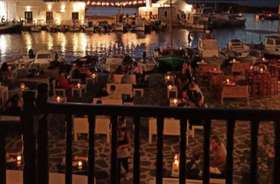 Agosta Bar: The Perfect Blend of Drinks, Views, and Vibrancy in Naoussa