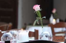 Candouni Restaurant: A Family-Oriented Culinary Experience in Oia, Santorini