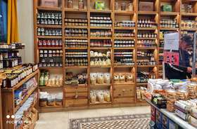 Arseni’s Delicatessen: A Culinary Gem in Paros