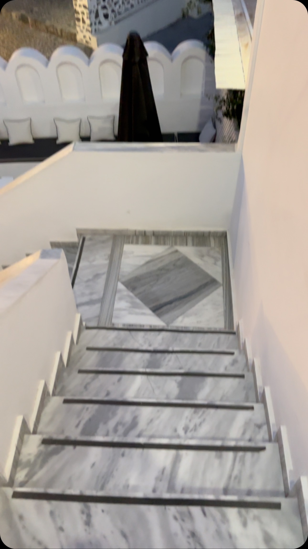 LOIZOS STYLISH RESIDENCES