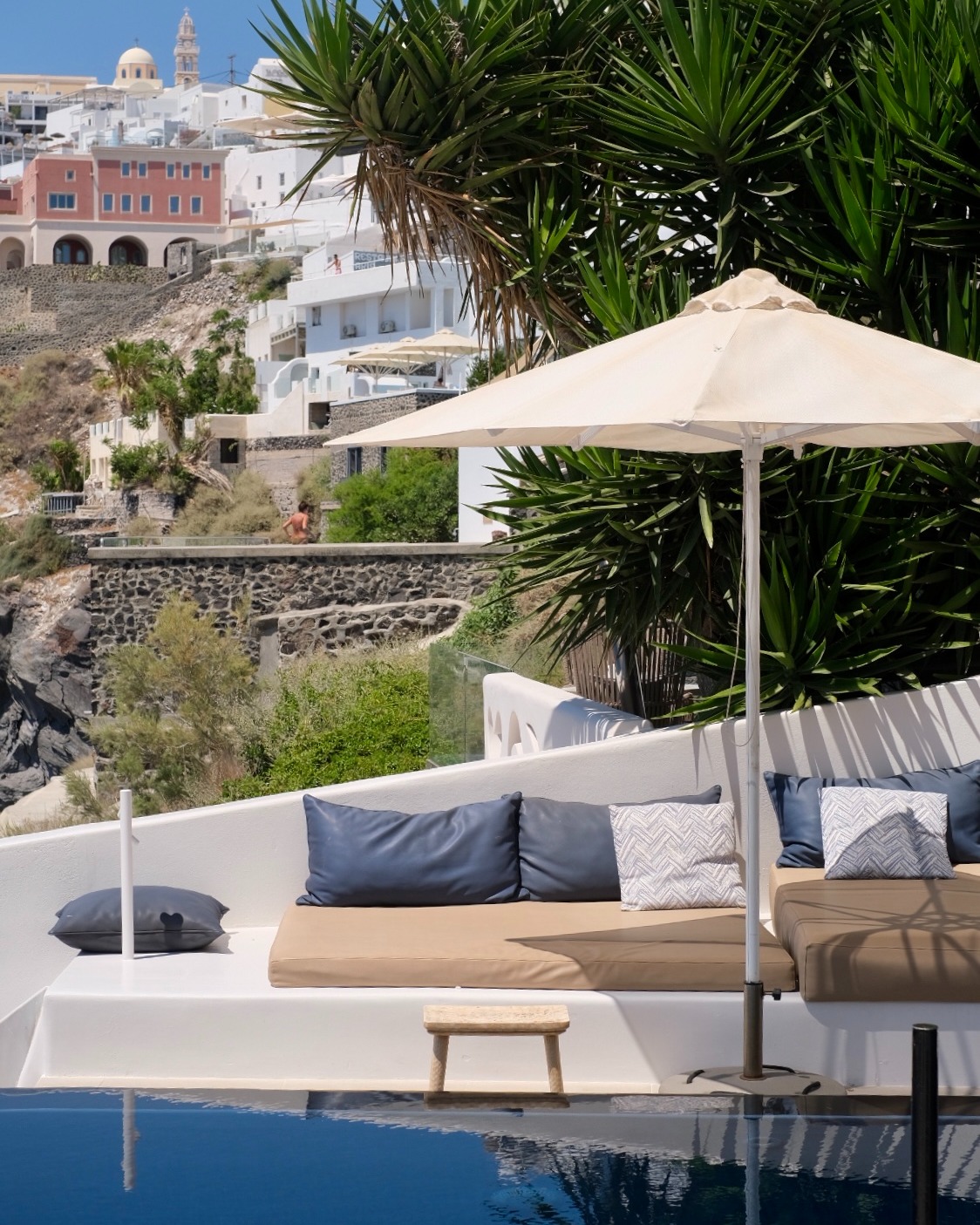PORTO FIRA SUITES