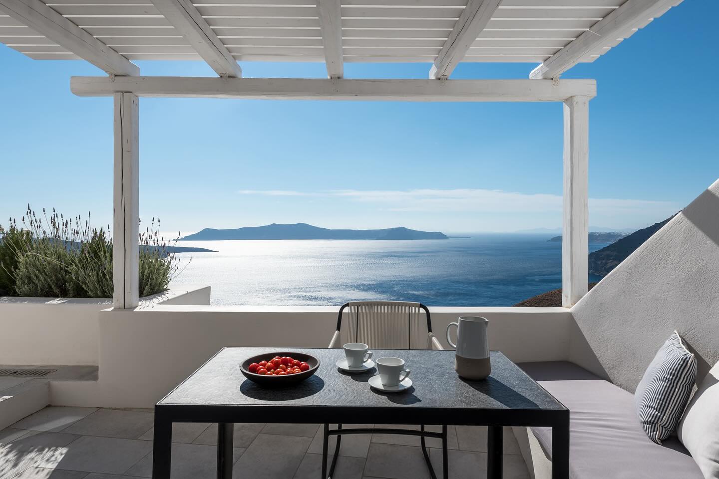 PORTO FIRA SUITES
