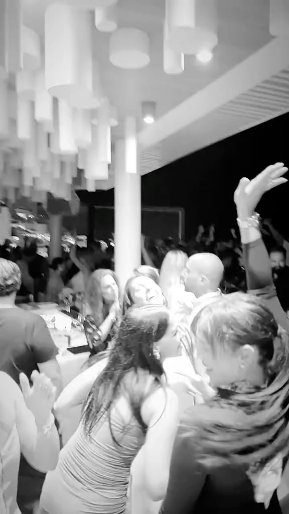 TANGO BAR