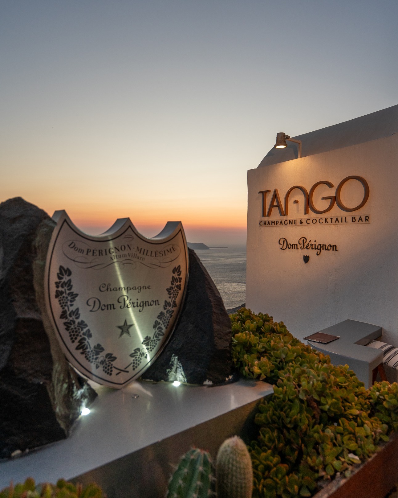TANGO BAR
