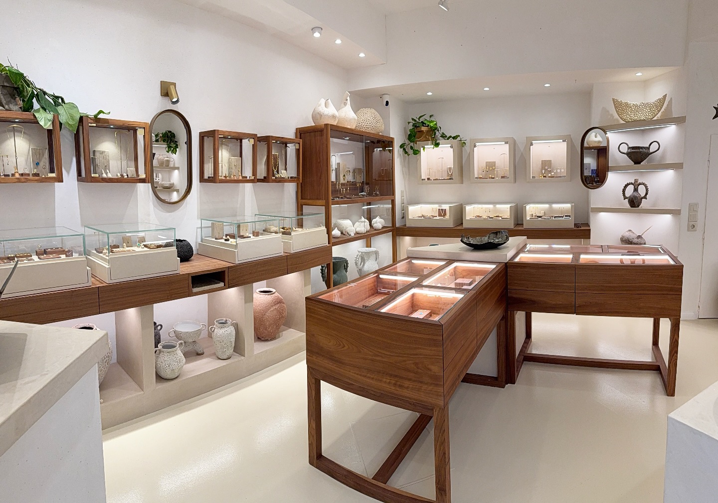 Alenia Art & Jewellery
