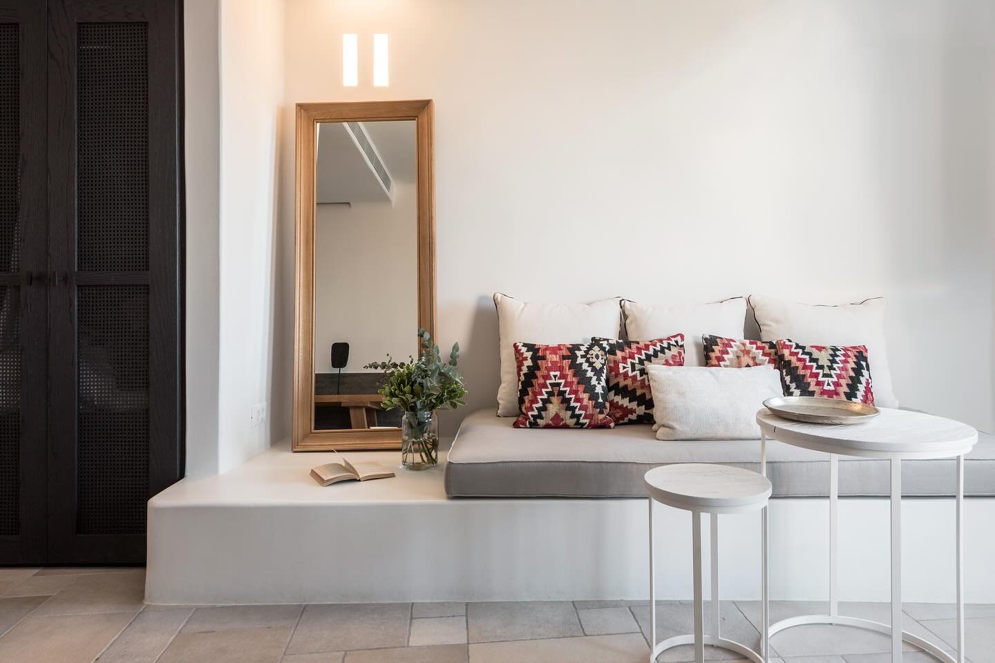 PORTO FIRA SUITES
