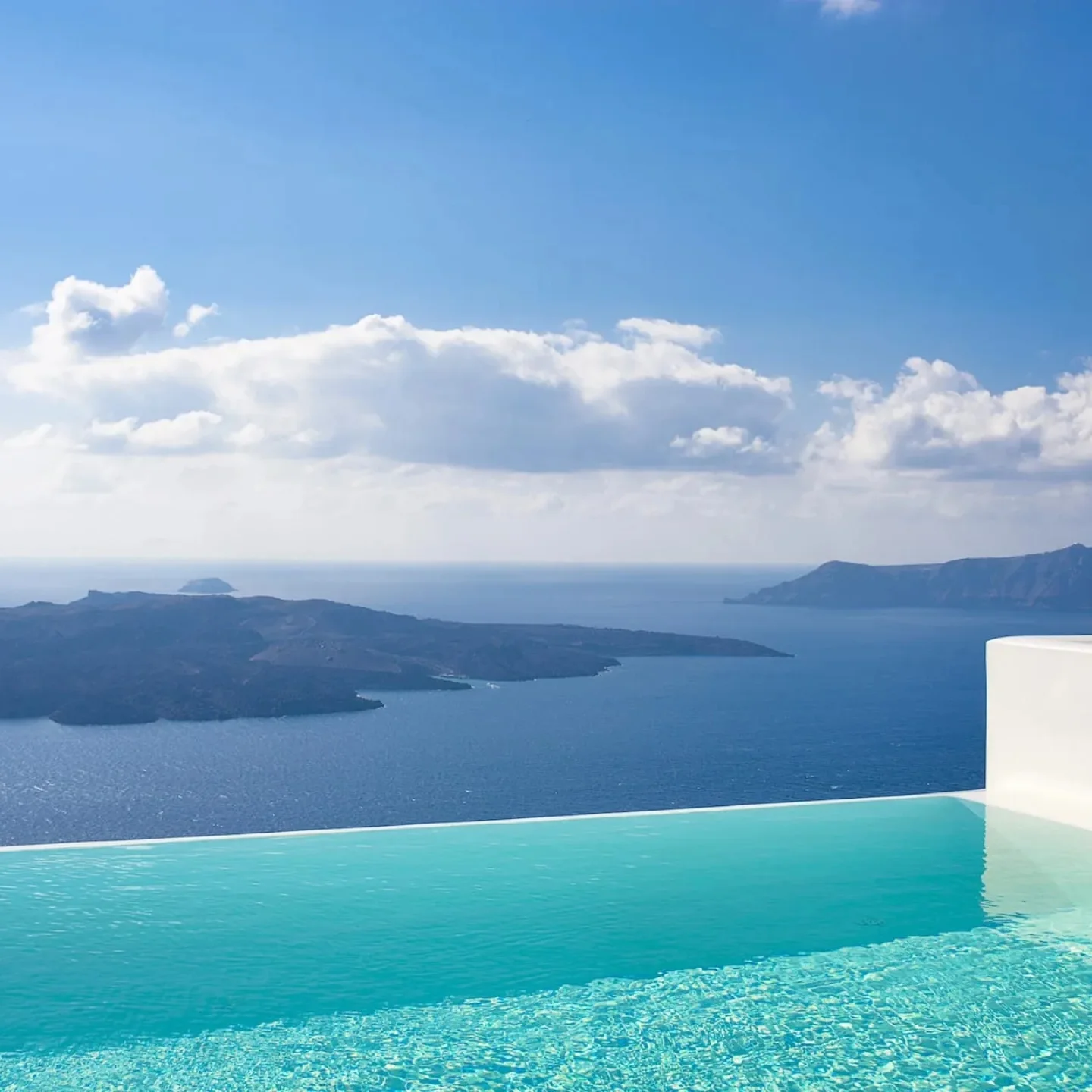 COSMOPOLITAN SUITES