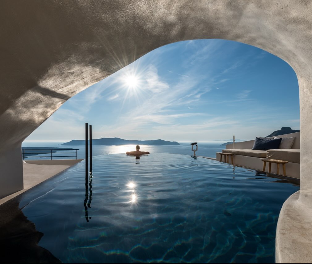 PORTO FIRA SUITES