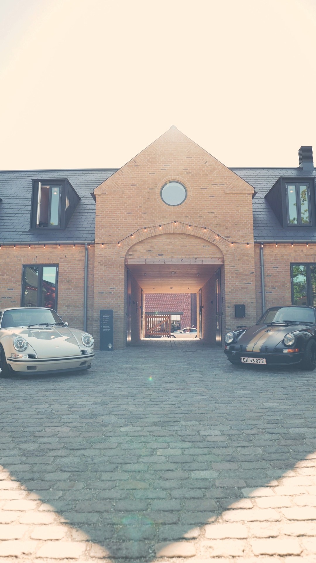 CLASSIC CAR HOUSE