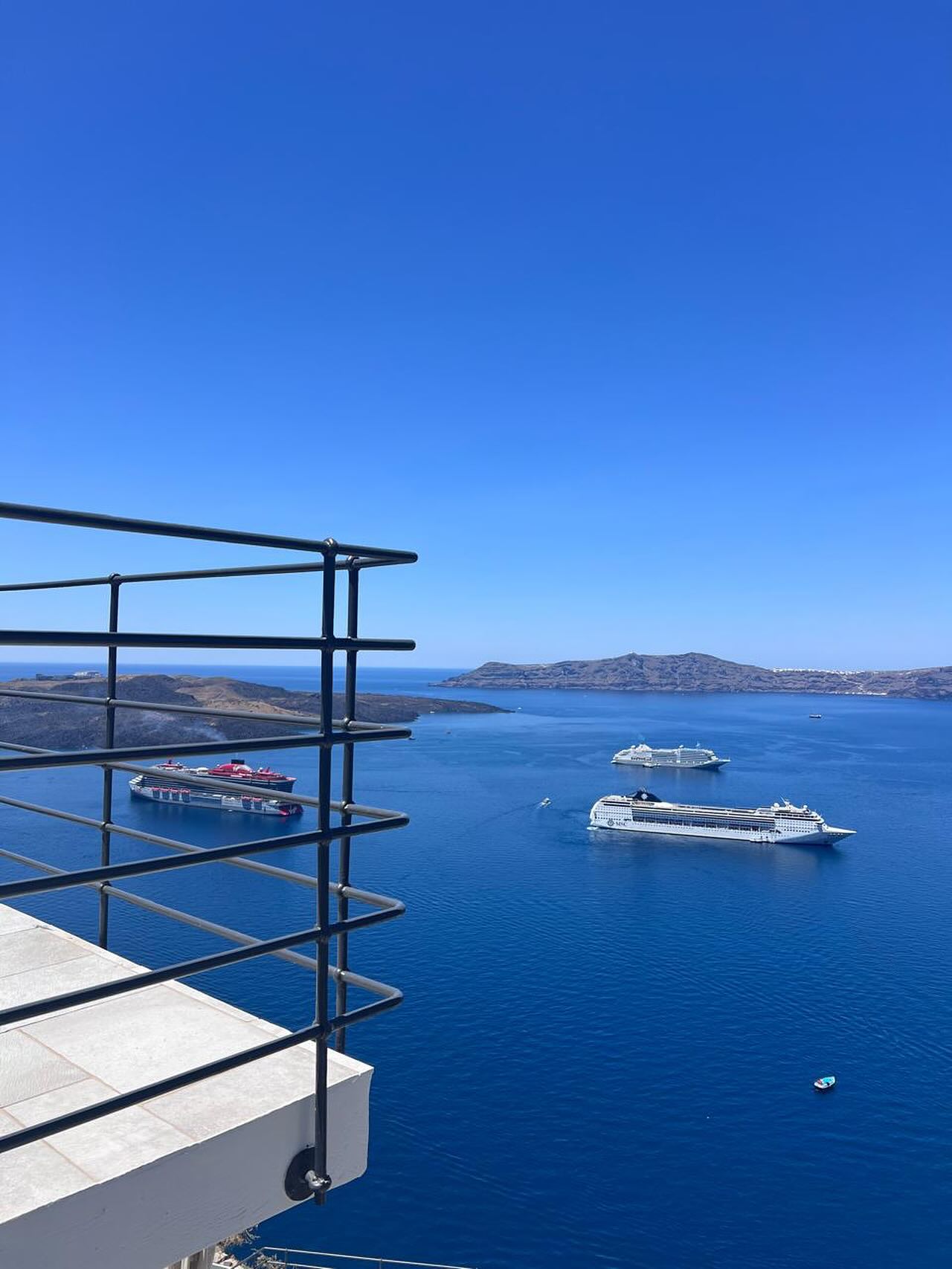 PORTO FIRA SUITES