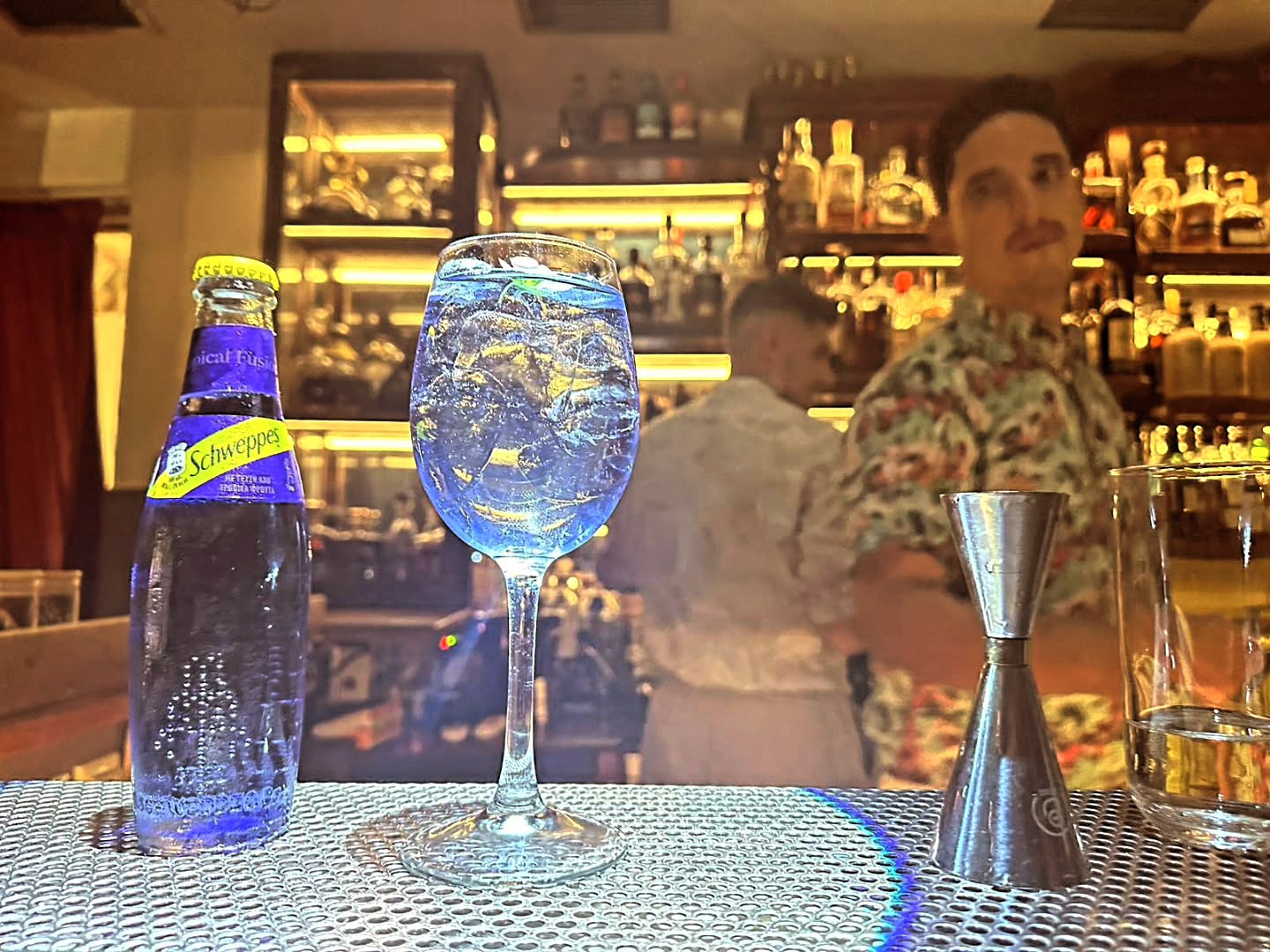 RUM BAR