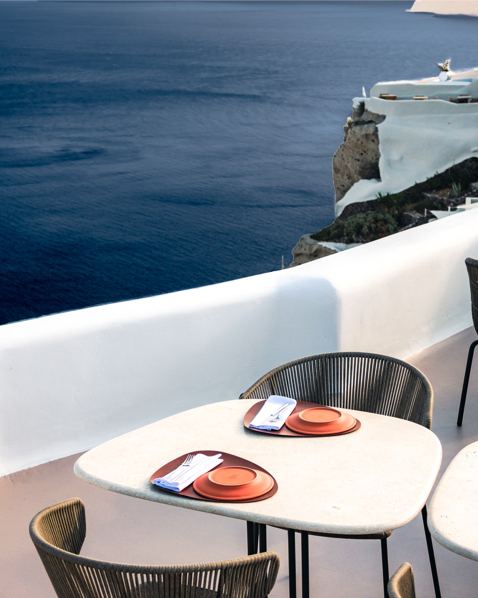 CANAVES OIA SUITES