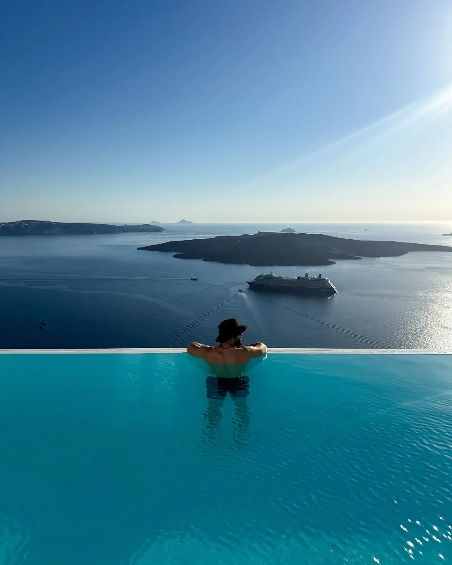 COSMOPOLITAN SUITES