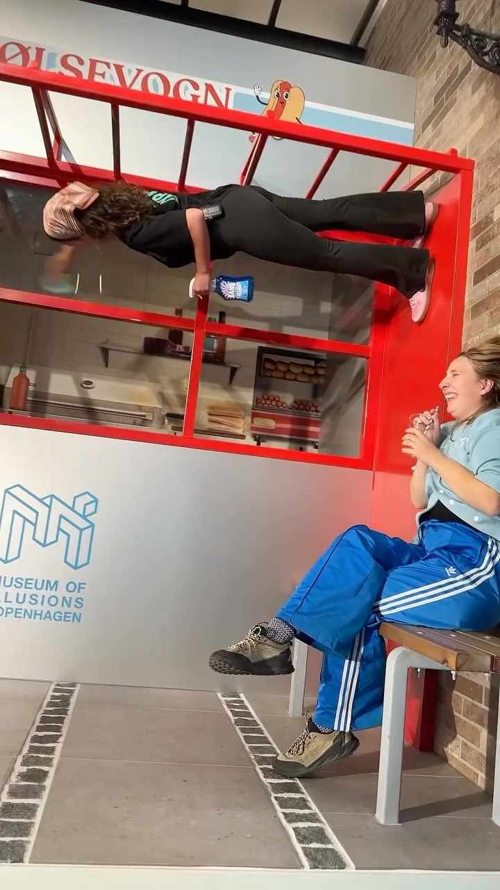 MUSEUM OF ILLUSIONS