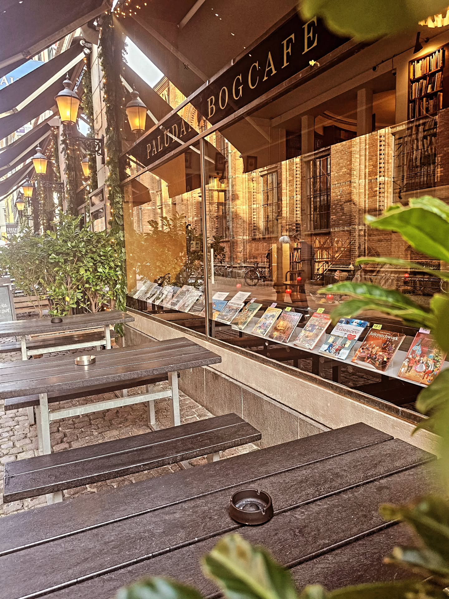 PALUDAN BOOK CAFE