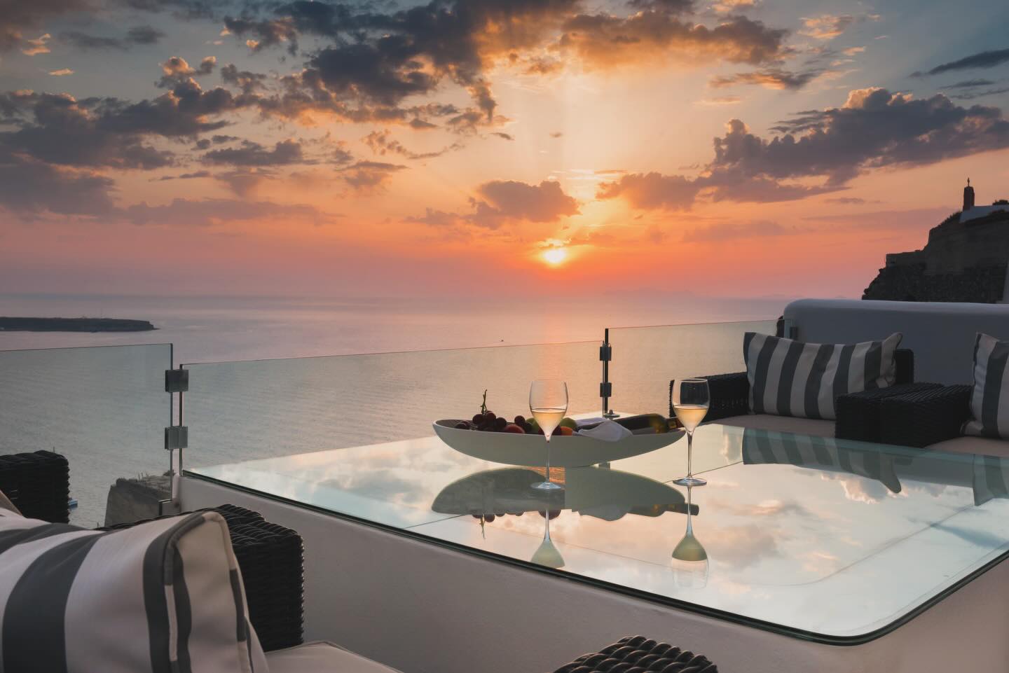 HYPERION OIA SUITES