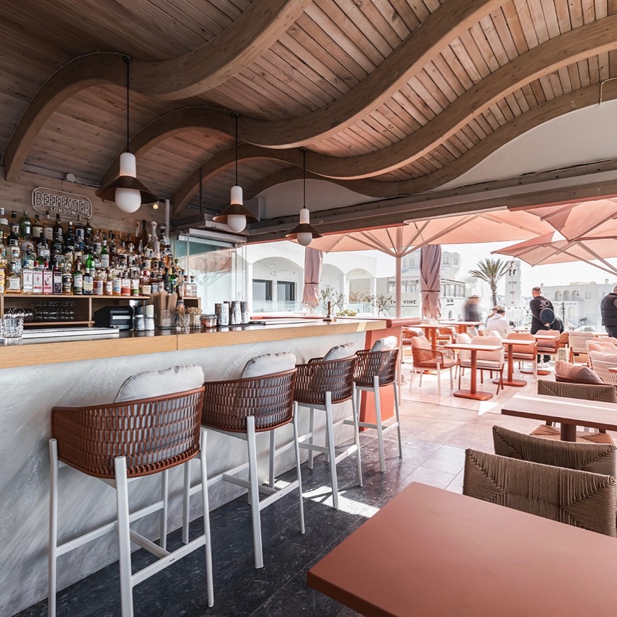 V LOUNGE