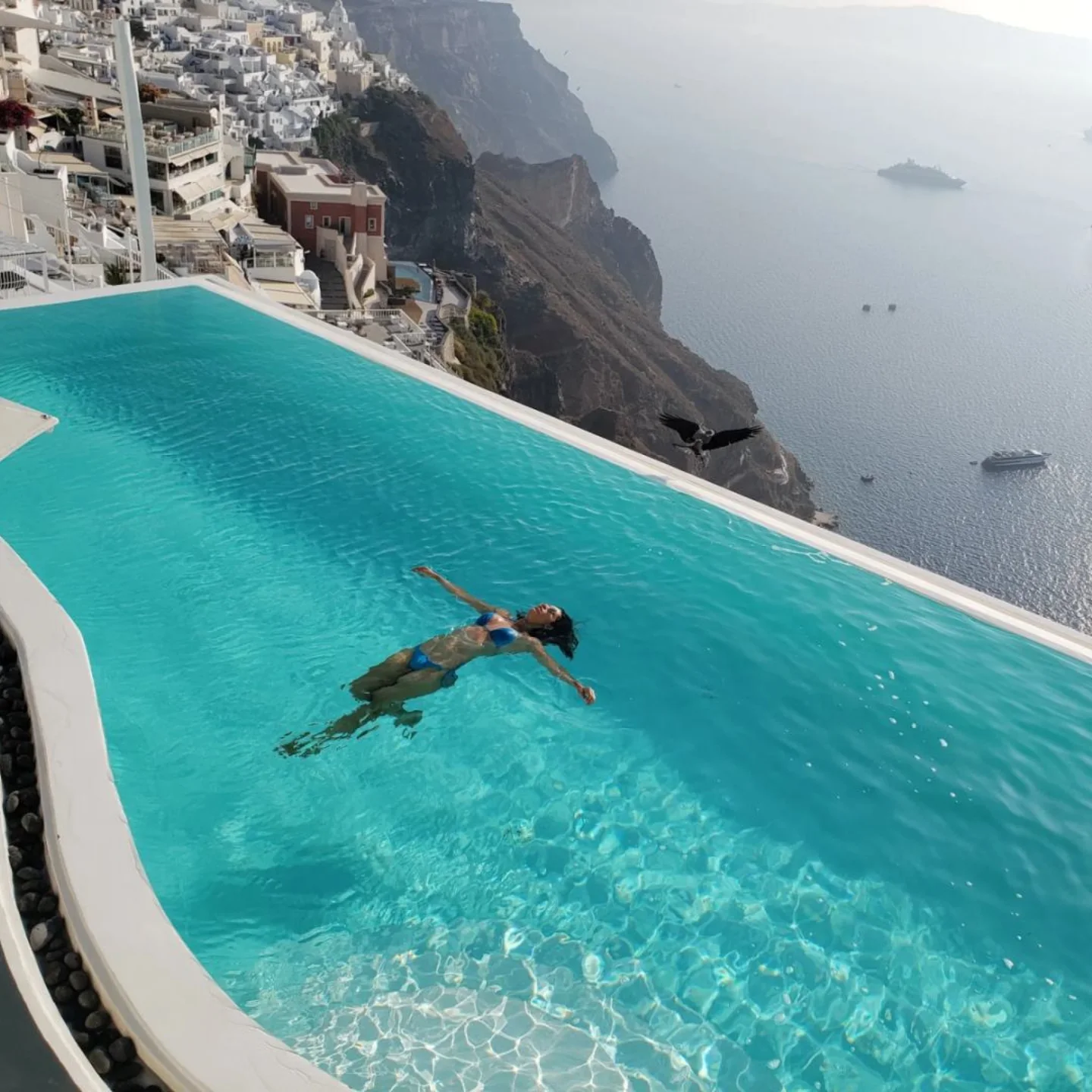 COSMOPOLITAN SUITES