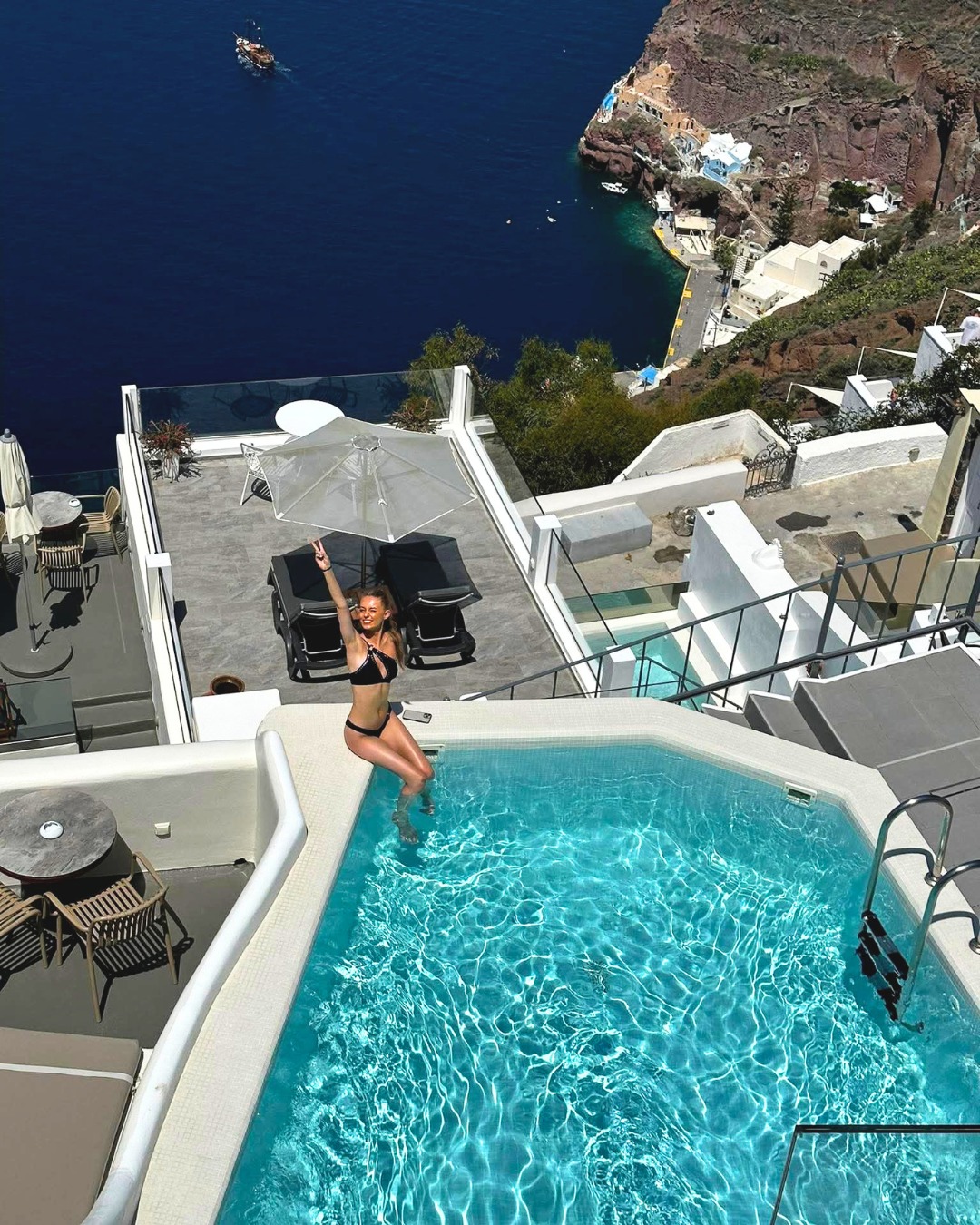VILLA RENOS