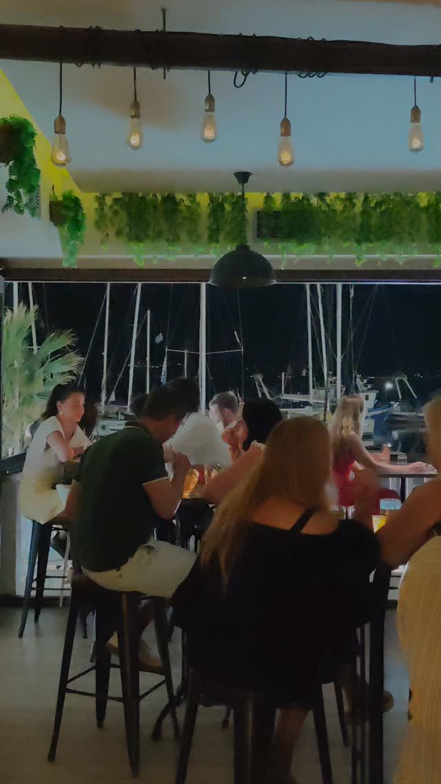 RUM BAR
