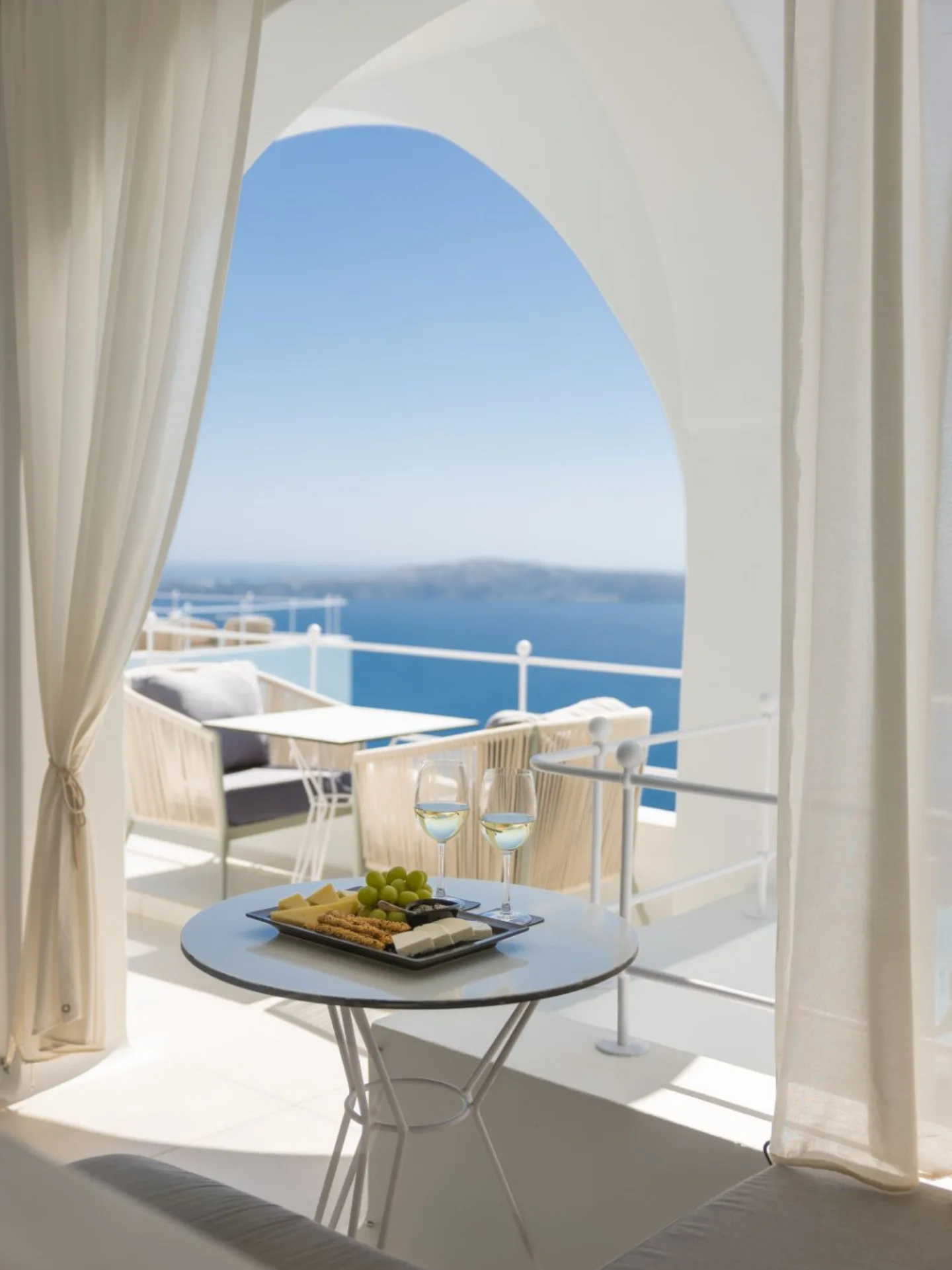 COSMOPOLITAN SUITES