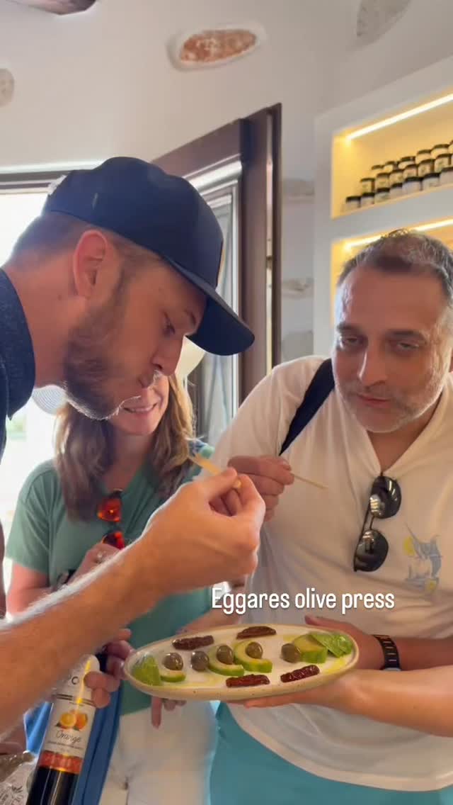 EGGARES OLIVE PRESS