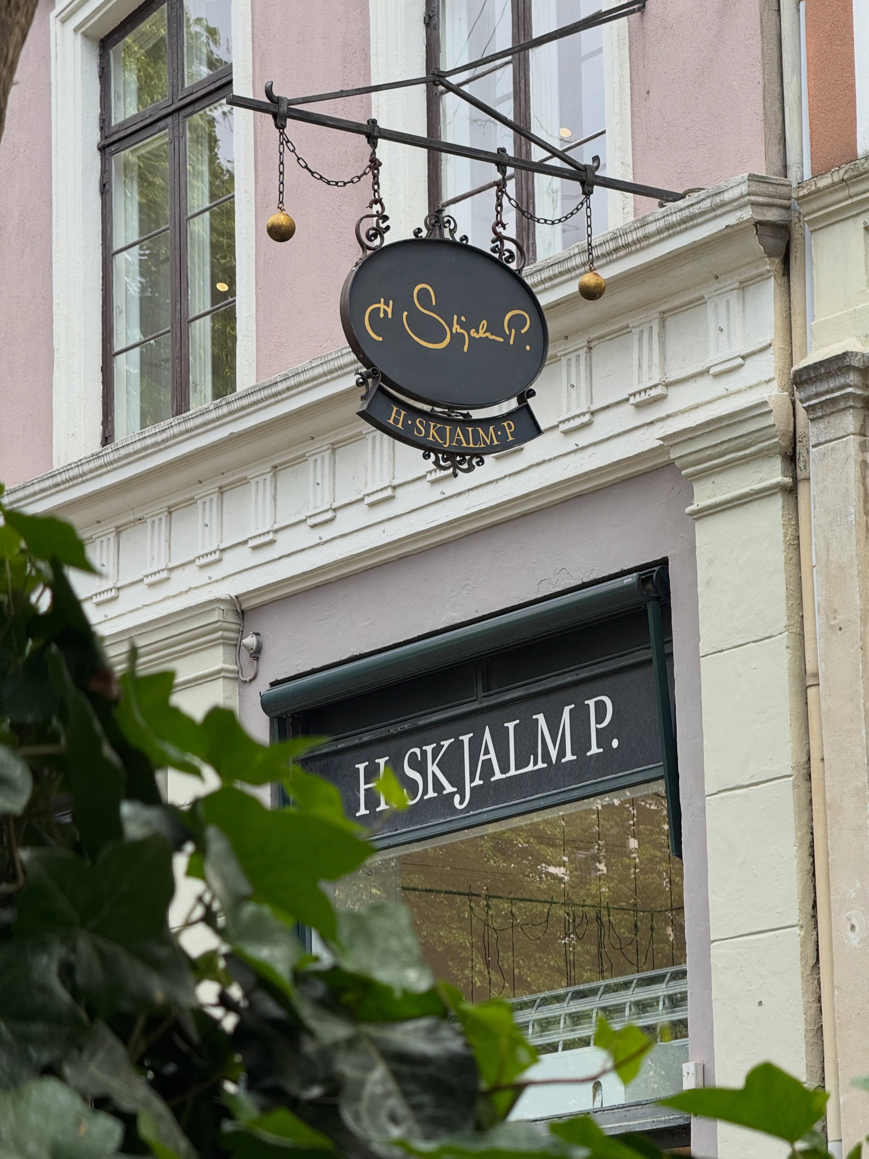 H. SKJALM. P.