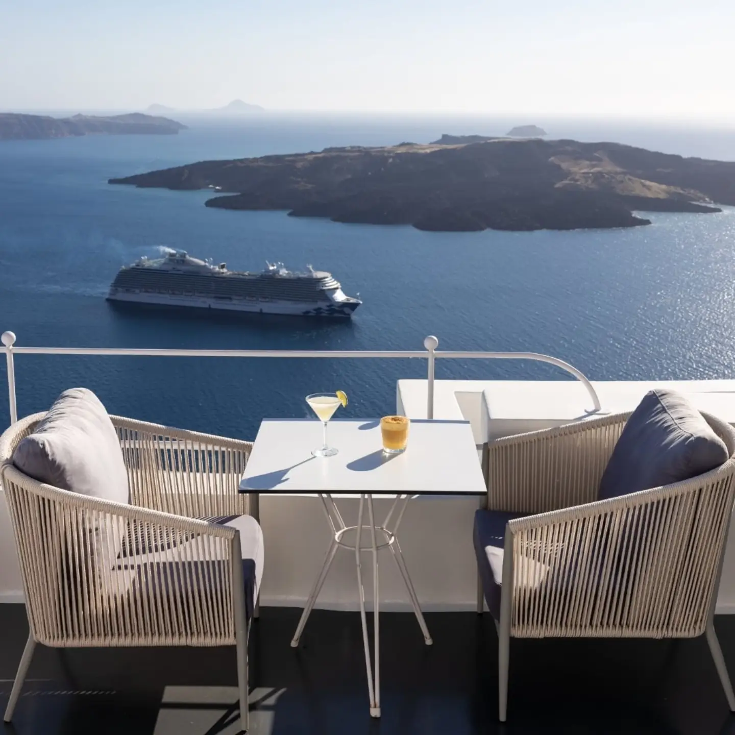 COSMOPOLITAN SUITES