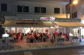 Scirocco Restaurant: A Family-Run Gem in Naxos