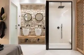 Emery Hotel Naxos: A Luxurious Escape on the Island of Naxos