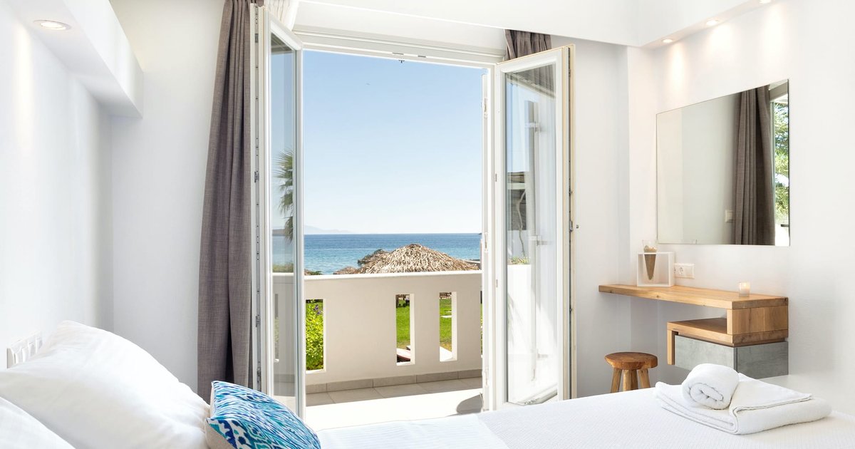 Golden Beach Hotel: Family-Owned Hospitality with Authentic Flavors