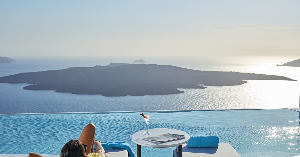 COSMOPOLITAN SUITES