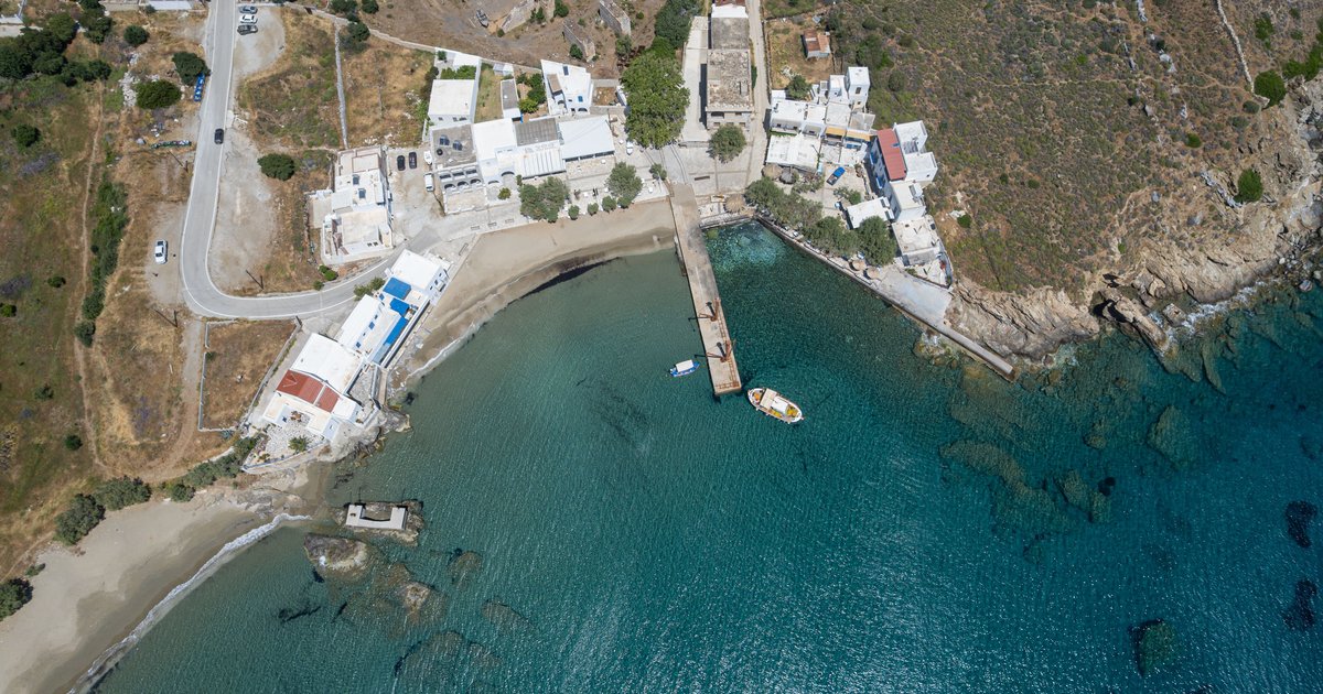 Moutsouna Beach