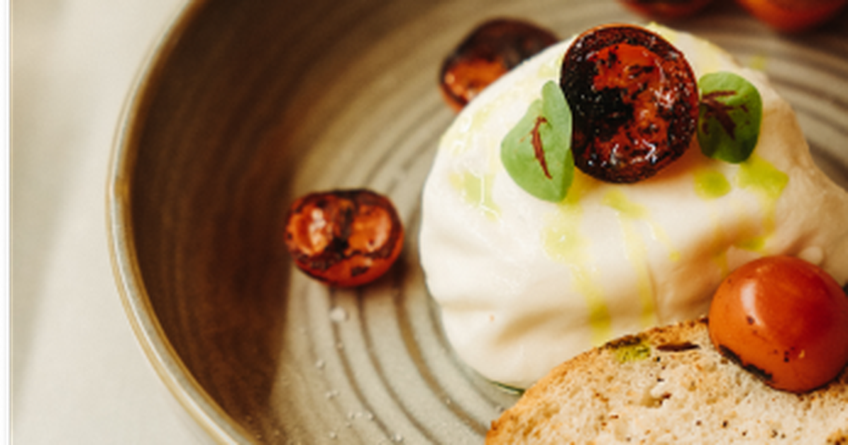 Discover the Charm of Mama's Restaurant in Santorini: A True Culinary Haven
