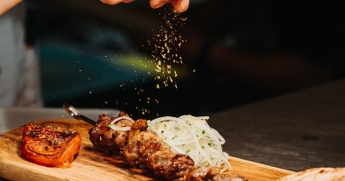 Discover the Charm of Mama's Restaurant in Santorini: A True Culinary Haven