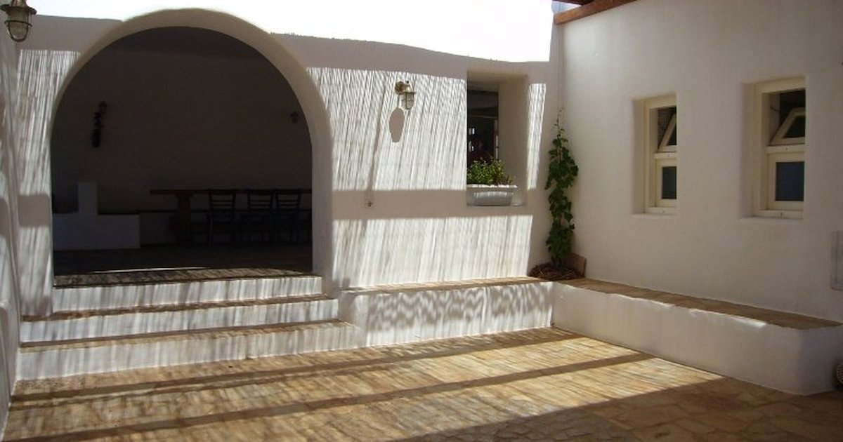 Tao’s Thai Restaurant: A Culinary Haven in Paros