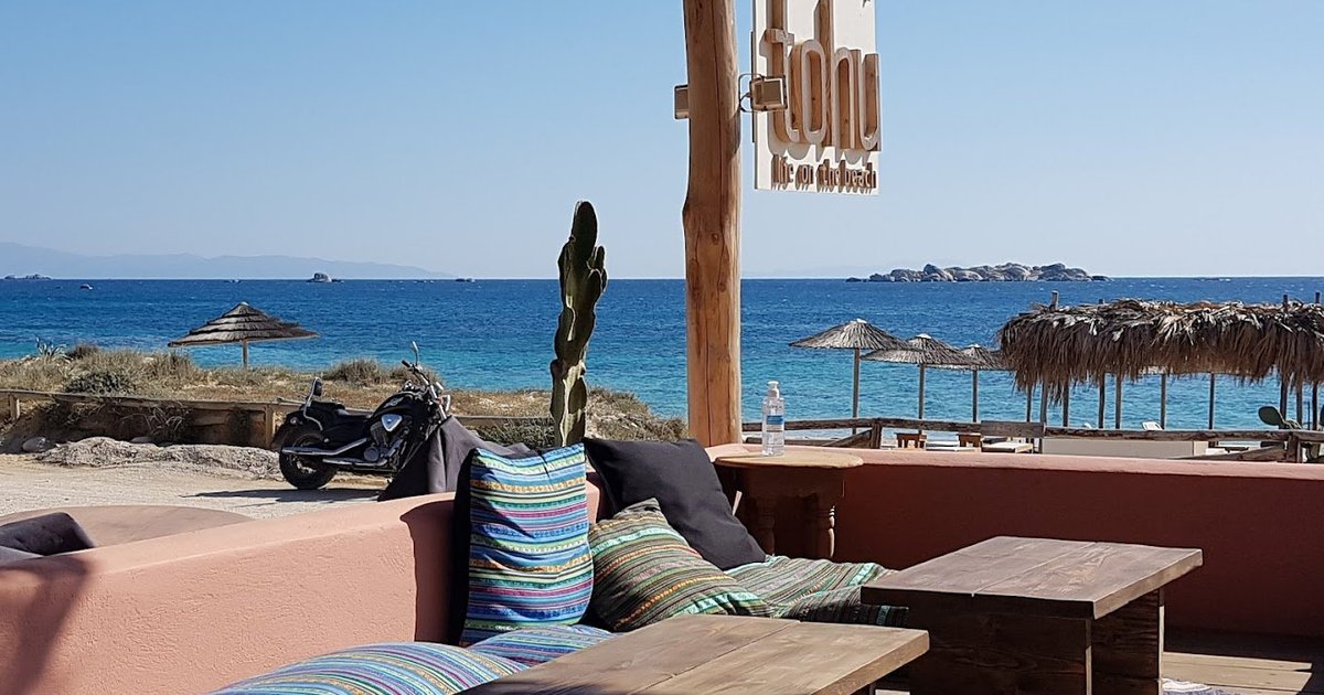 Tohu Psaraki: A Hidden Gem on Plaka Beach