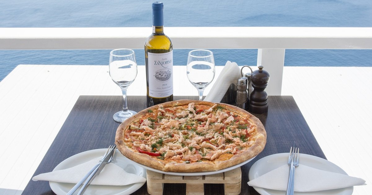 Skiza: A Delightful Dining Experience in Oia, Santorini
