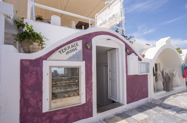 Skiza: A Delightful Dining Experience In Oia, Santorini
