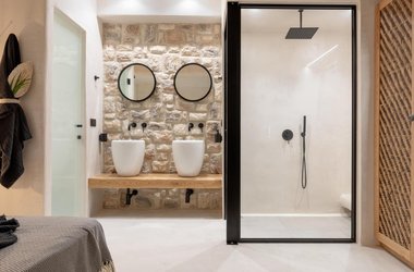 Emery Hotel Naxos: A Luxurious Escape On The Island Of Naxos