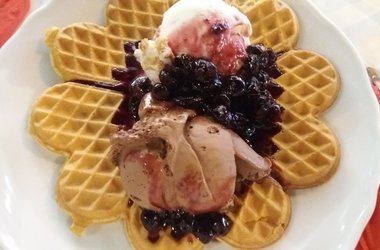 Waffle House Naxos: A Sweet Delight On The Seafront Promenade