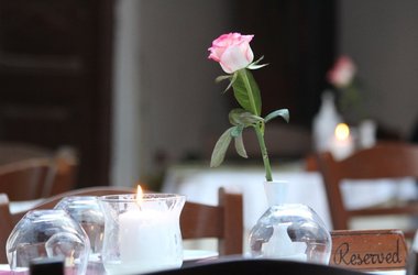 Candouni Restaurant: A Family-Oriented Culinary Experience In Oia, Santorini