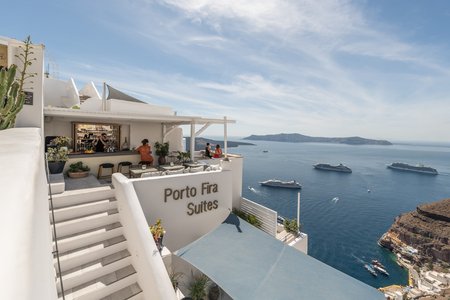 PORTO FIRA SUITES