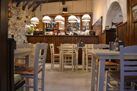 Doukato Restaurant: A True Taste of Naxos