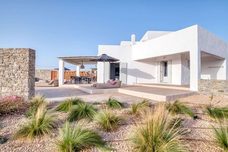 White Sand Villas Paros: A Luxurious Cycladic Retreat