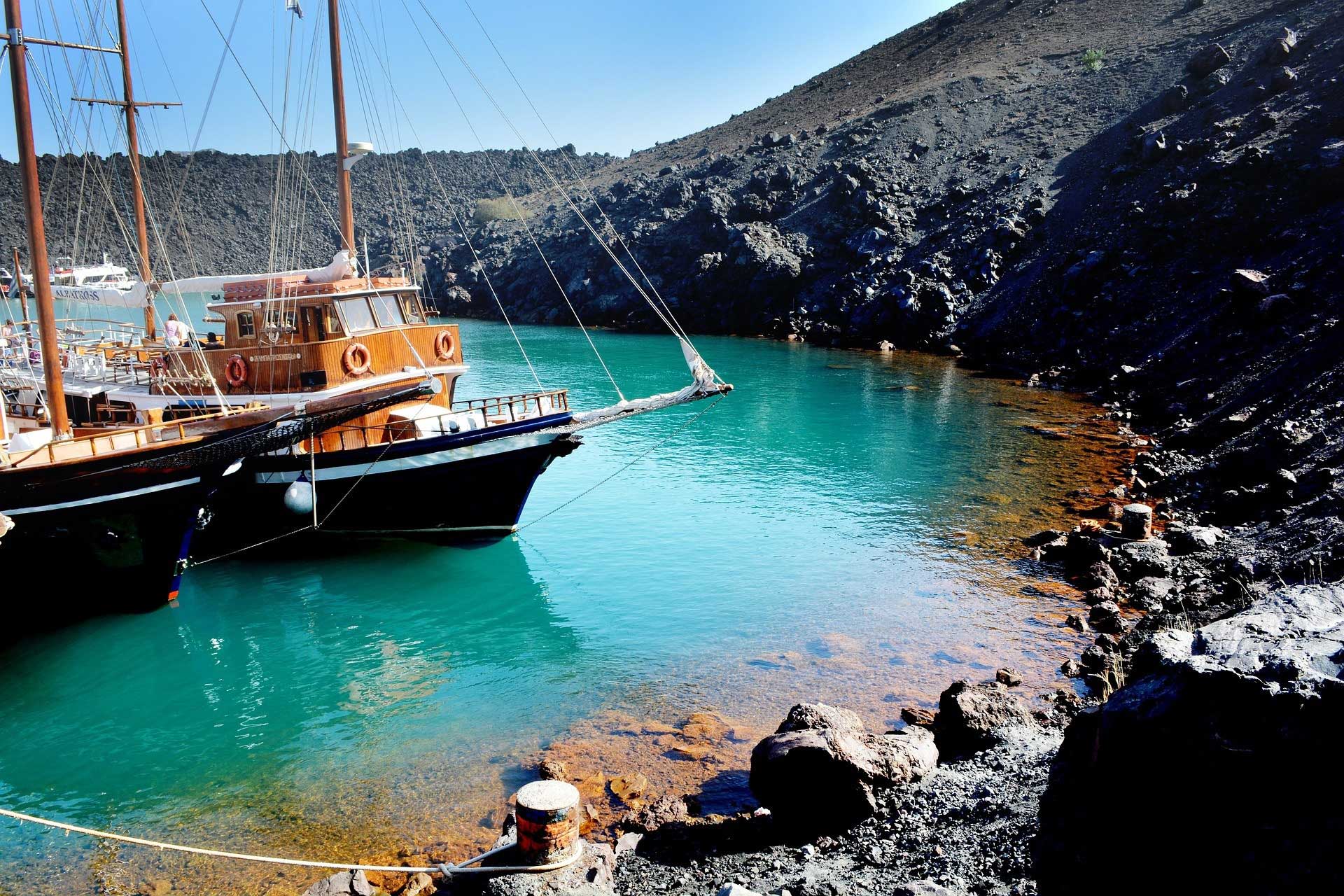 Excursions to the Santorini Volcano & Hot Springs
