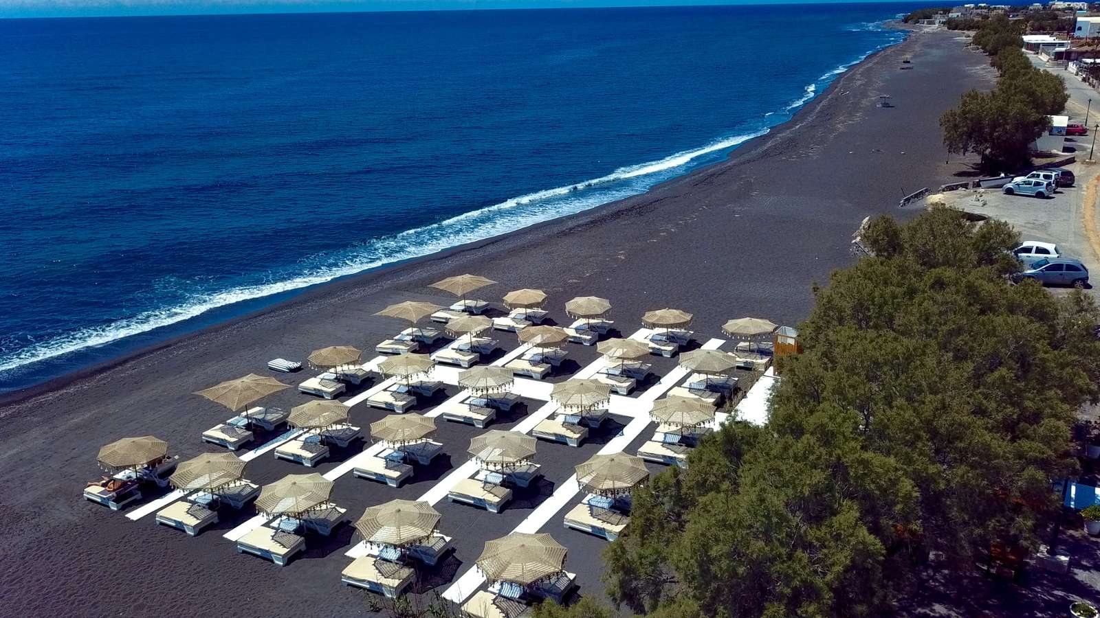 Perivolos Beach